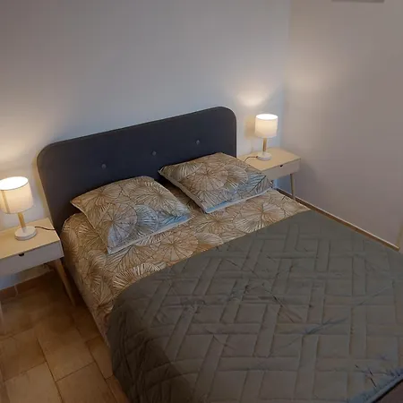 A La Cour De La Sucrerie * Binche